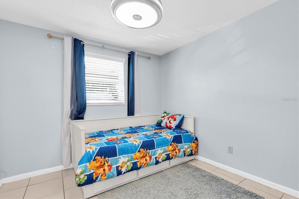 Active With Contract: $360,000 (3 beds, 1 baths, 940 Square Feet)