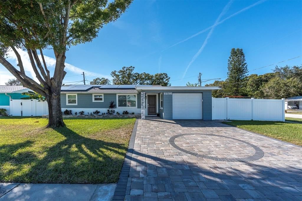 Active With Contract: $360,000 (3 beds, 1 baths, 940 Square Feet)