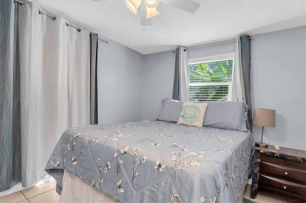 Active With Contract: $360,000 (3 beds, 1 baths, 940 Square Feet)