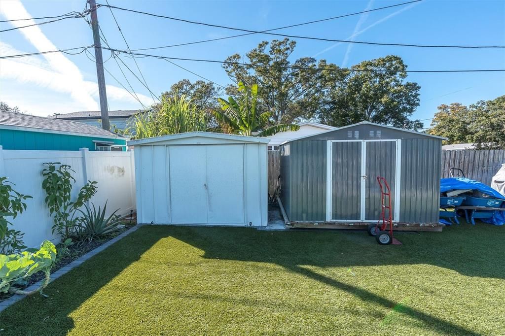 Active With Contract: $360,000 (3 beds, 1 baths, 940 Square Feet)