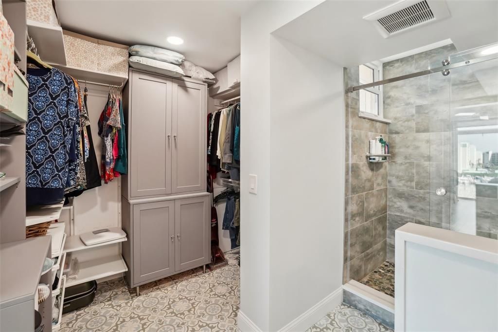 На продажу: $449,900 (2 спален, 2 ванн, 1300 Квадратных фут)