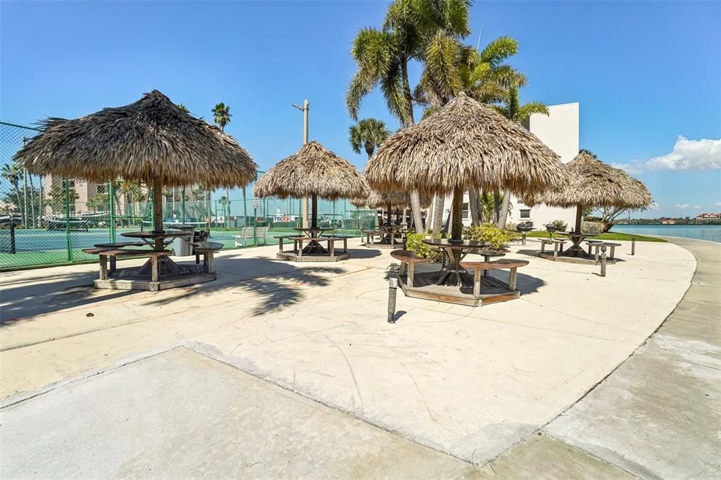 На продажу: $449,900 (2 спален, 2 ванн, 1300 Квадратных фут)