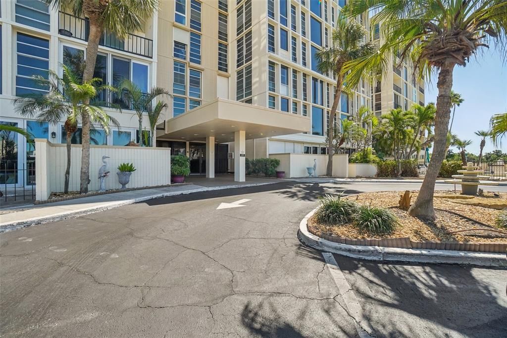 На продажу: $449,900 (2 спален, 2 ванн, 1300 Квадратных фут)