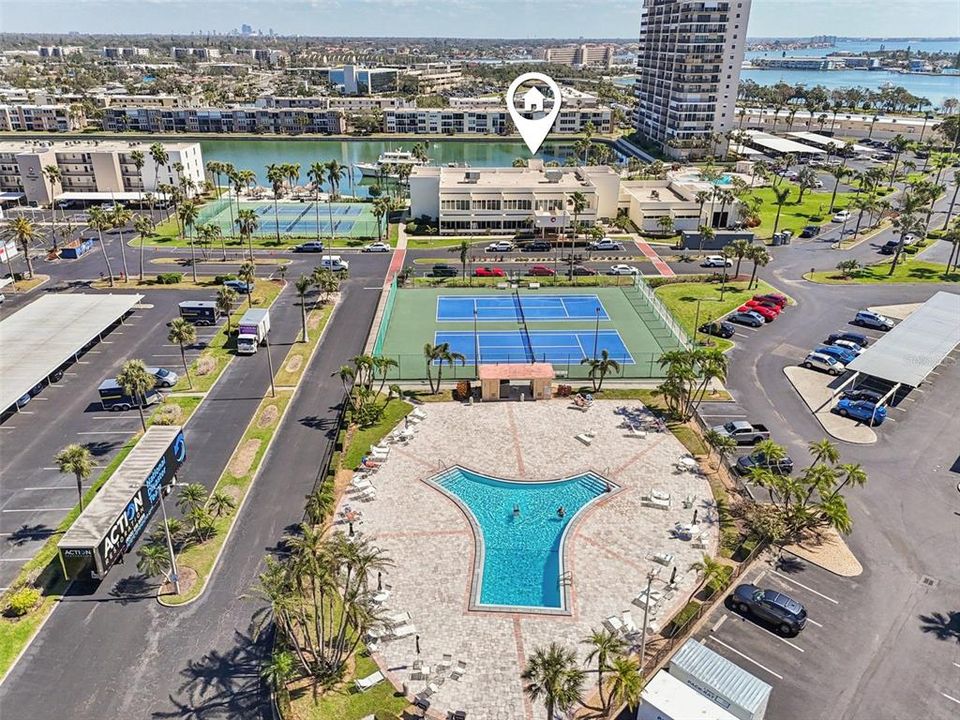 На продажу: $449,900 (2 спален, 2 ванн, 1300 Квадратных фут)