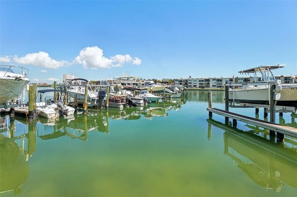 На продажу: $449,900 (2 спален, 2 ванн, 1300 Квадратных фут)