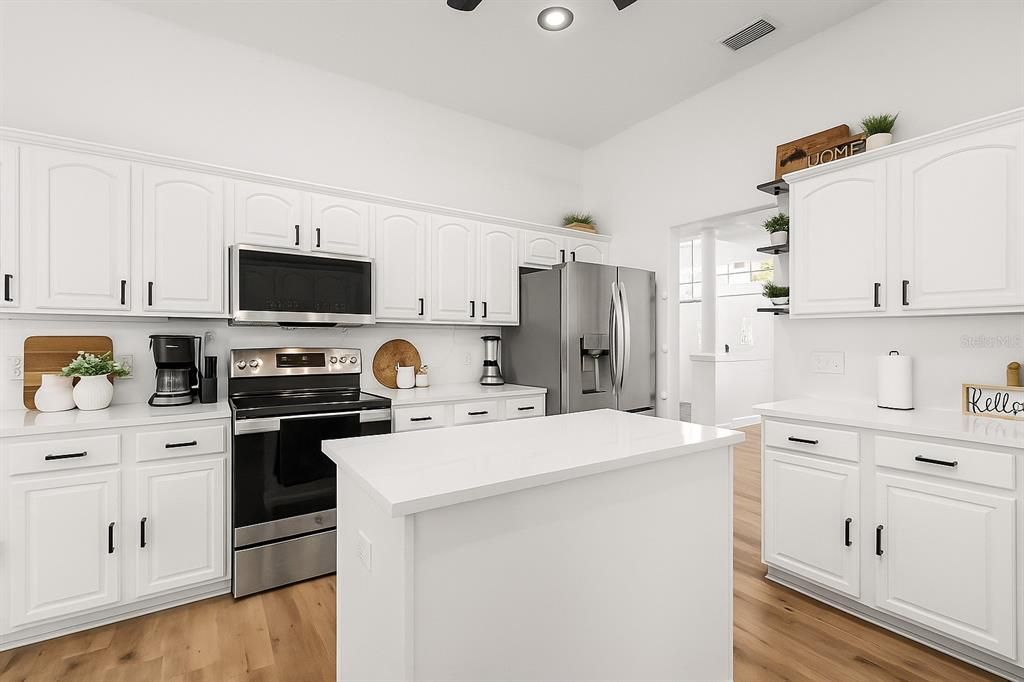 En Venta: $489,900 (3 camas, 2 baños, 2579 Pies cuadrados)