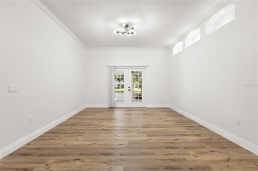 En Venta: $489,900 (3 camas, 2 baños, 2579 Pies cuadrados)