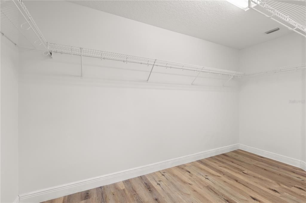 En Venta: $489,900 (3 camas, 2 baños, 2579 Pies cuadrados)