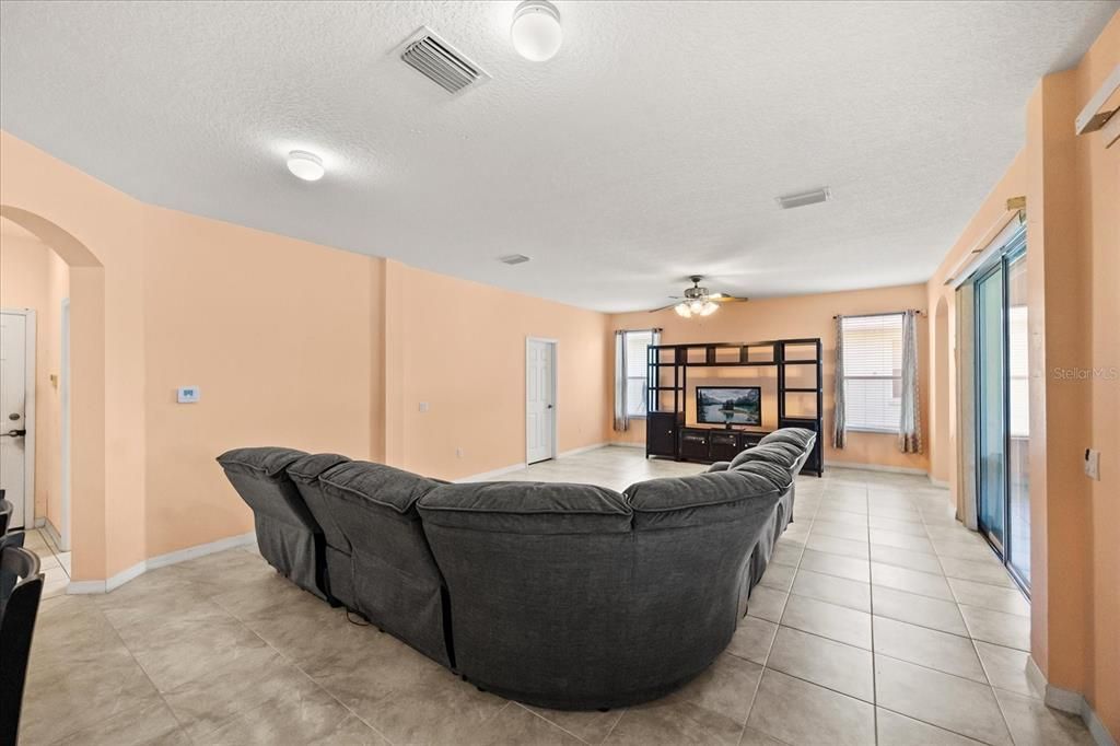 En Venta: $499,900 (5 camas, 4 baños, 3425 Pies cuadrados)