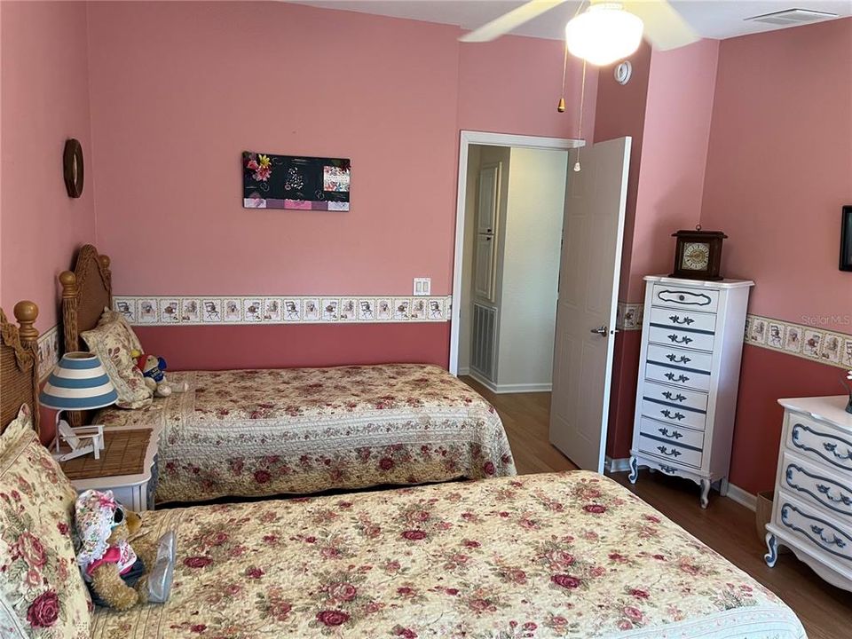 Activo con contrato: $285,000 (3 camas, 2 baños, 1852 Pies cuadrados)