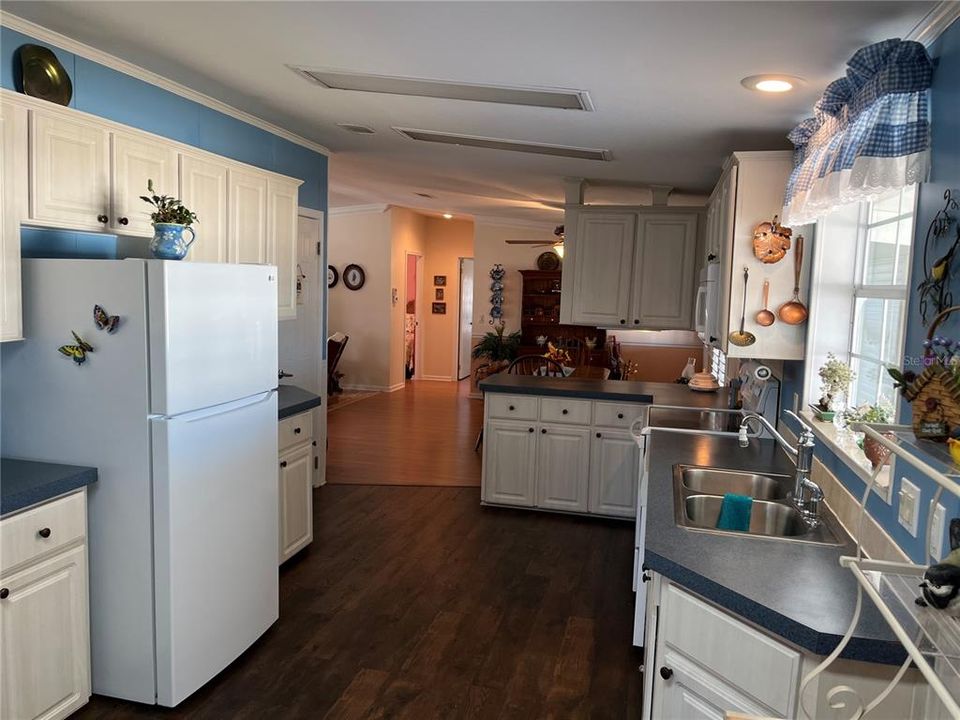 Activo con contrato: $285,000 (3 camas, 2 baños, 1852 Pies cuadrados)