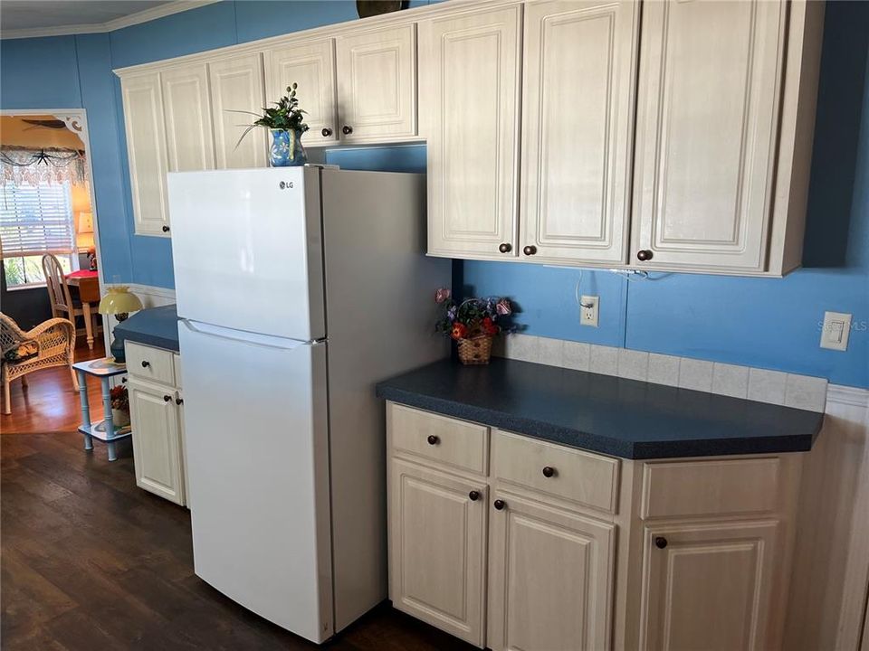 Activo con contrato: $285,000 (3 camas, 2 baños, 1852 Pies cuadrados)