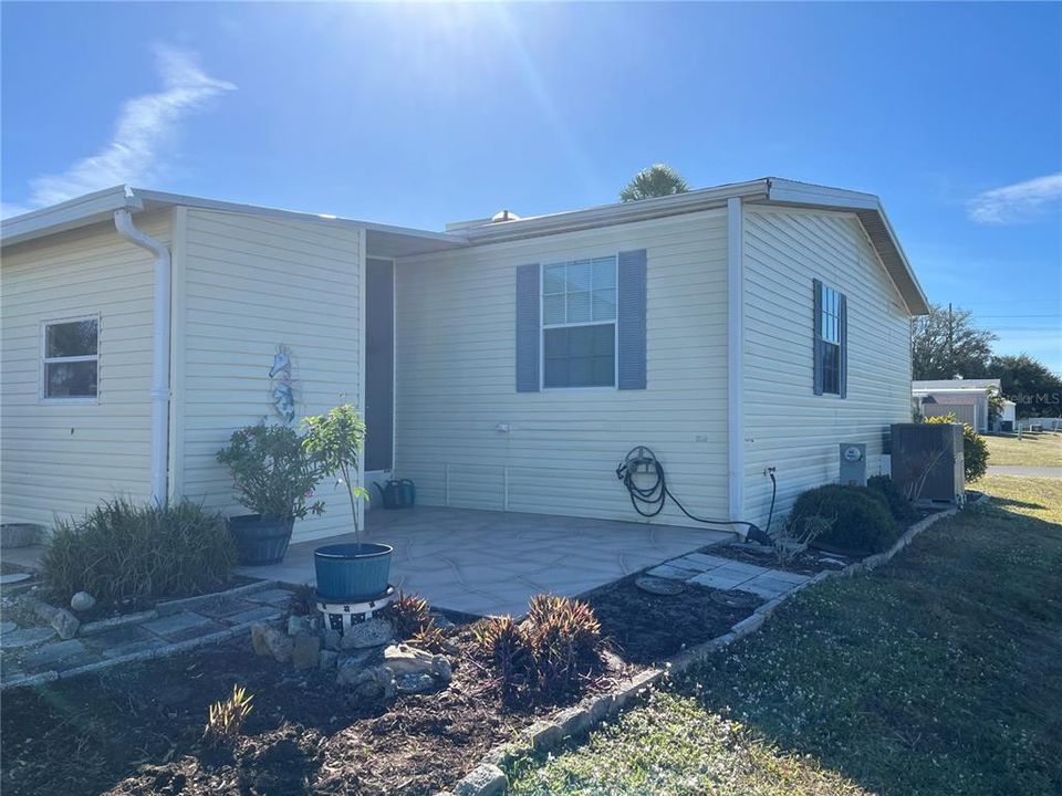 Activo con contrato: $285,000 (3 camas, 2 baños, 1852 Pies cuadrados)