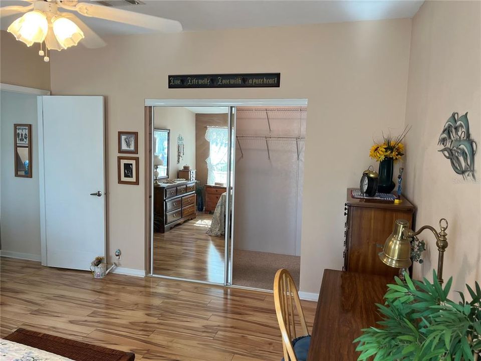 Activo con contrato: $285,000 (3 camas, 2 baños, 1852 Pies cuadrados)