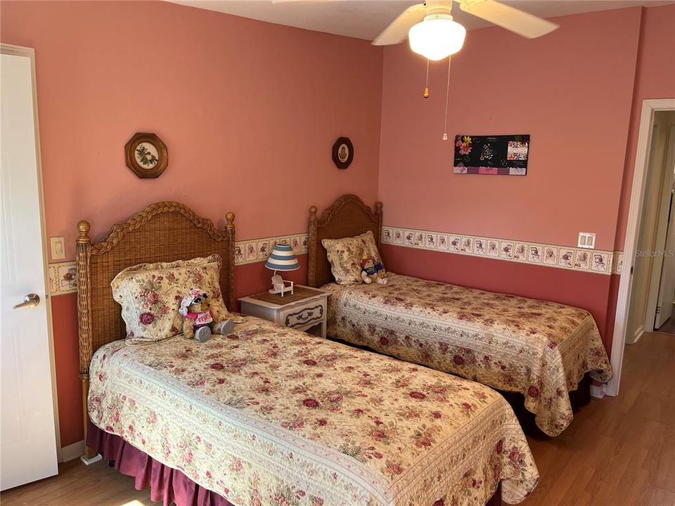 Activo con contrato: $285,000 (3 camas, 2 baños, 1852 Pies cuadrados)