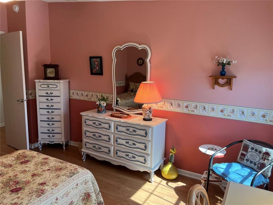 Activo con contrato: $285,000 (3 camas, 2 baños, 1852 Pies cuadrados)