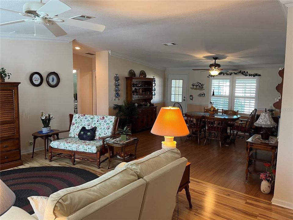 Activo con contrato: $285,000 (3 camas, 2 baños, 1852 Pies cuadrados)