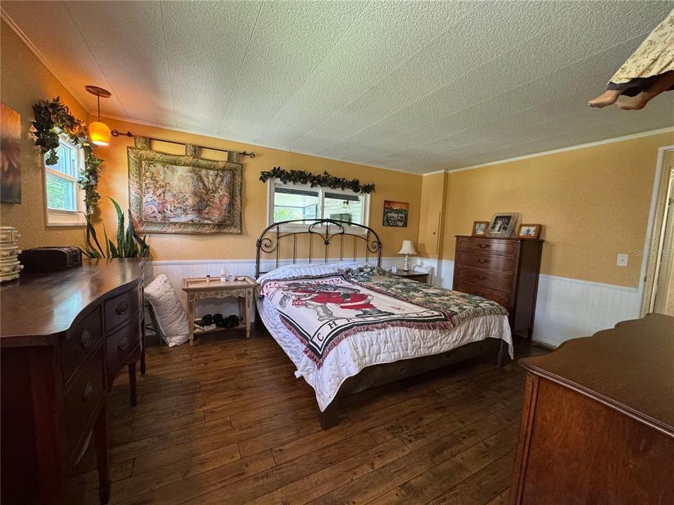 待售: $199,900 (2 贝兹, 2 浴室, 1360 平方英尺)