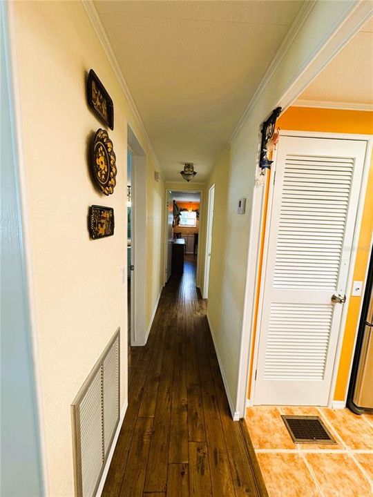 待售: $199,900 (2 贝兹, 2 浴室, 1360 平方英尺)