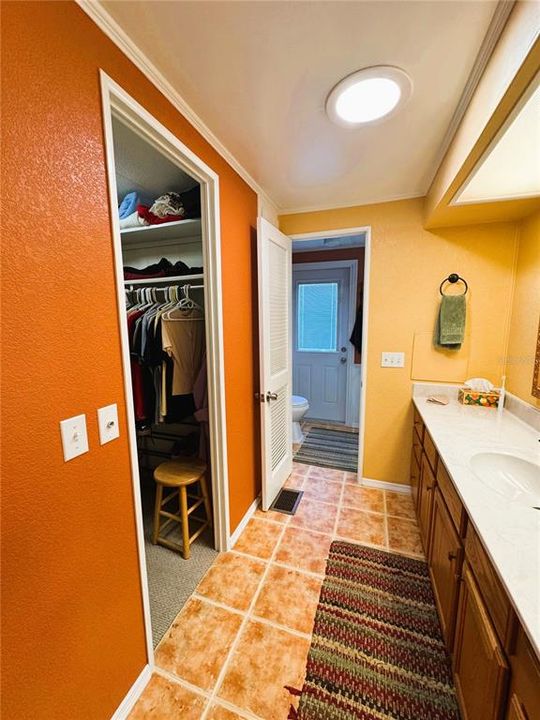 待售: $199,900 (2 贝兹, 2 浴室, 1360 平方英尺)