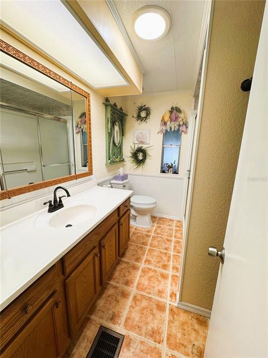 待售: $199,900 (2 贝兹, 2 浴室, 1360 平方英尺)