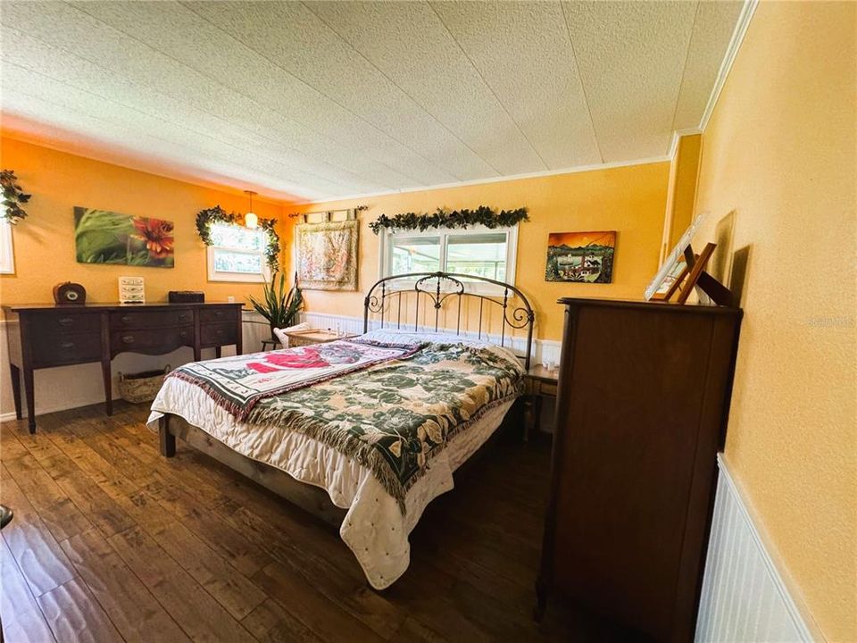 待售: $199,900 (2 贝兹, 2 浴室, 1360 平方英尺)