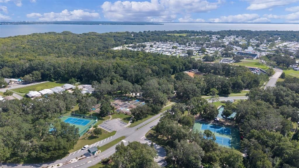 Active With Contract: $199,900 (2 beds, 2 baths, 1360 Square Feet)