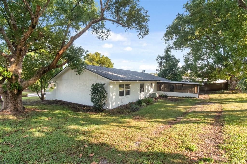 Activo con contrato: $389,900 (3 camas, 2 baños, 1600 Pies cuadrados)