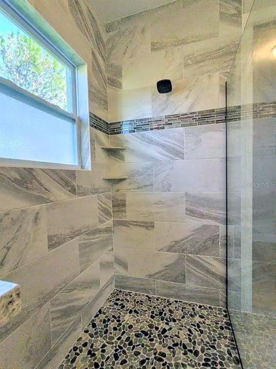 For Rent: $2,295 (3 beds, 2 baths, 1681 Square Feet)