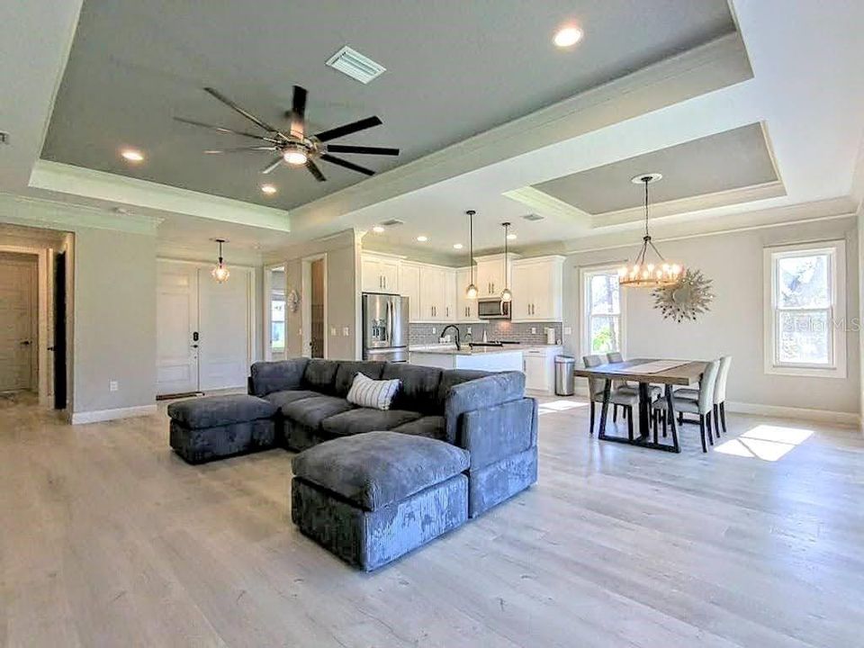 For Rent: $2,295 (3 beds, 2 baths, 1681 Square Feet)