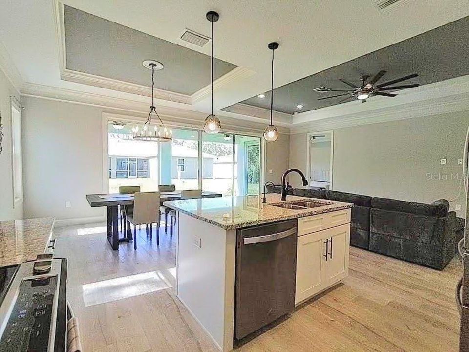 For Rent: $2,295 (3 beds, 2 baths, 1681 Square Feet)