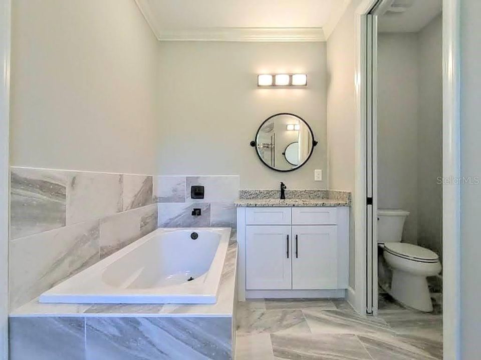 For Rent: $2,295 (3 beds, 2 baths, 1681 Square Feet)