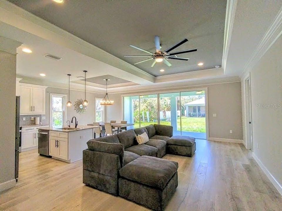 For Rent: $2,295 (3 beds, 2 baths, 1681 Square Feet)