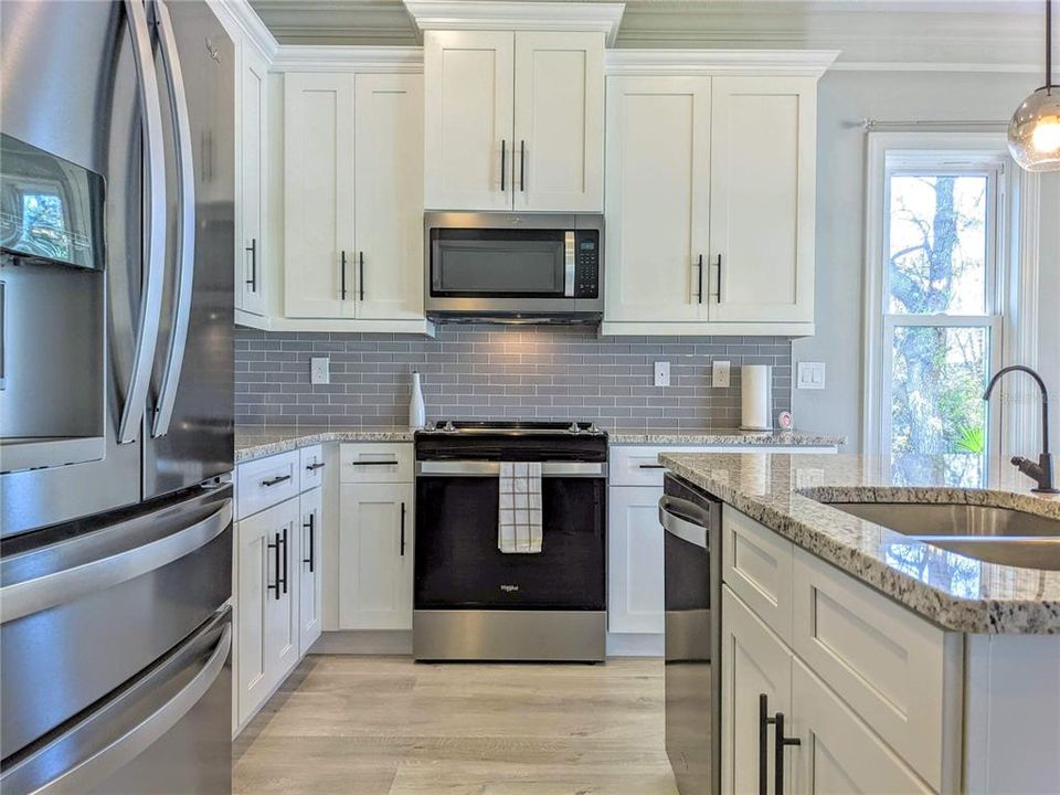 For Rent: $2,295 (3 beds, 2 baths, 1681 Square Feet)