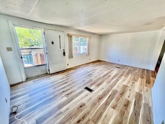 出租: $1,600 (3 贝兹, 2 浴室, 1152 平方英尺)