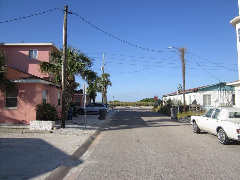 出租: $1,750 (1 贝兹, 1 浴室, 375 平方英尺)