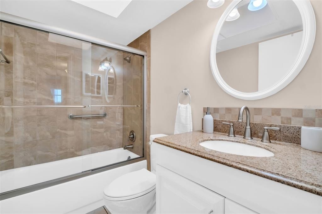 For Sale: $210,000 (1 beds, 1 baths, 1145 Square Feet)