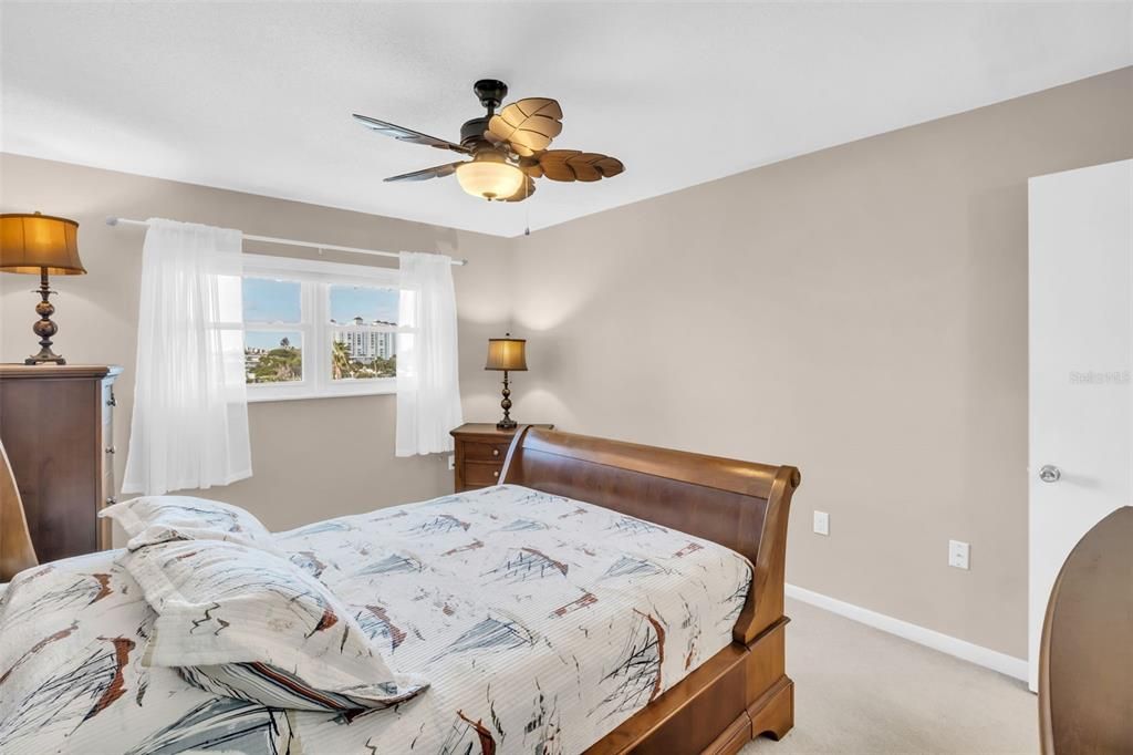 For Sale: $210,000 (1 beds, 1 baths, 1145 Square Feet)