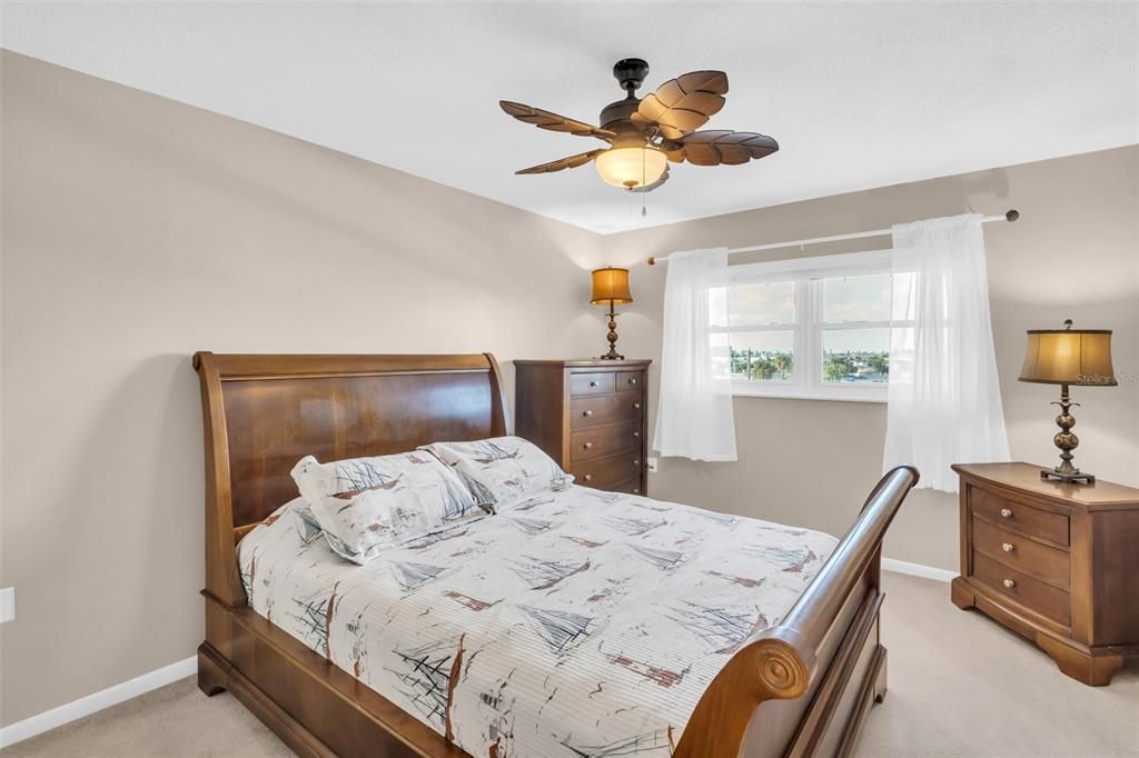 For Sale: $210,000 (1 beds, 1 baths, 1145 Square Feet)