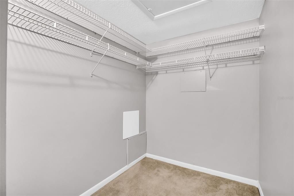 For Sale: $210,000 (1 beds, 1 baths, 1145 Square Feet)