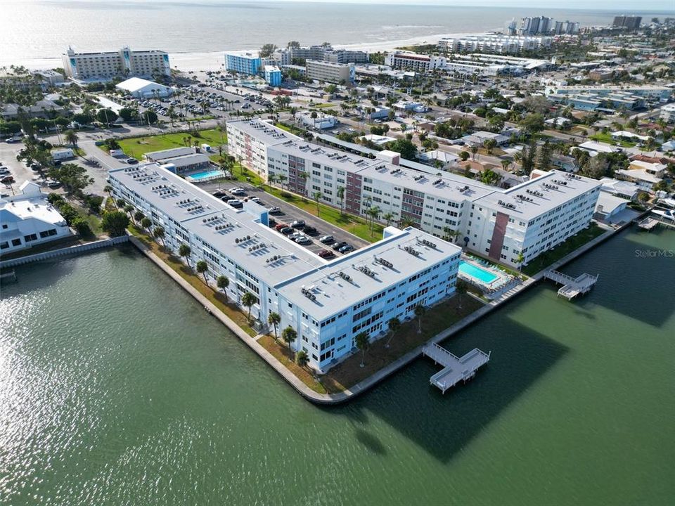 For Sale: $210,000 (1 beds, 1 baths, 1145 Square Feet)