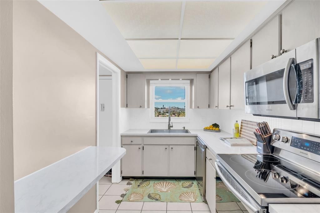 For Sale: $210,000 (1 beds, 1 baths, 1145 Square Feet)