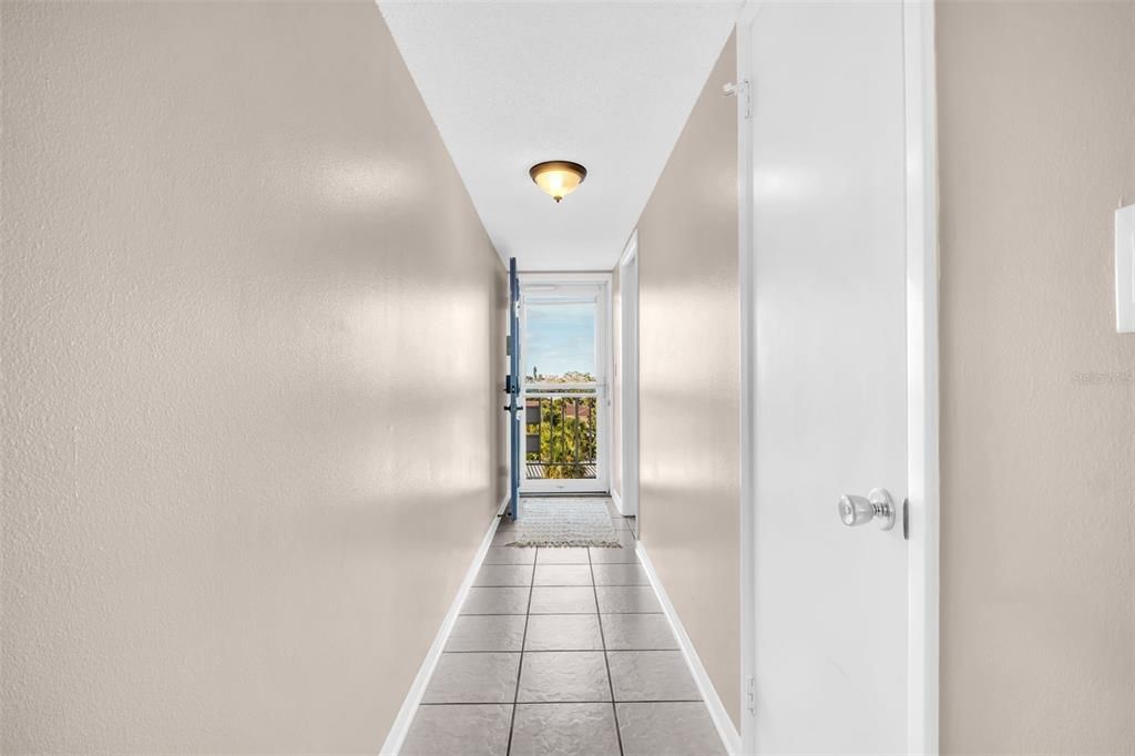 For Sale: $210,000 (1 beds, 1 baths, 1145 Square Feet)