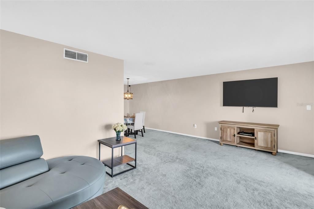 For Sale: $210,000 (1 beds, 1 baths, 1145 Square Feet)