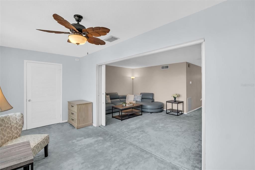 For Sale: $210,000 (1 beds, 1 baths, 1145 Square Feet)