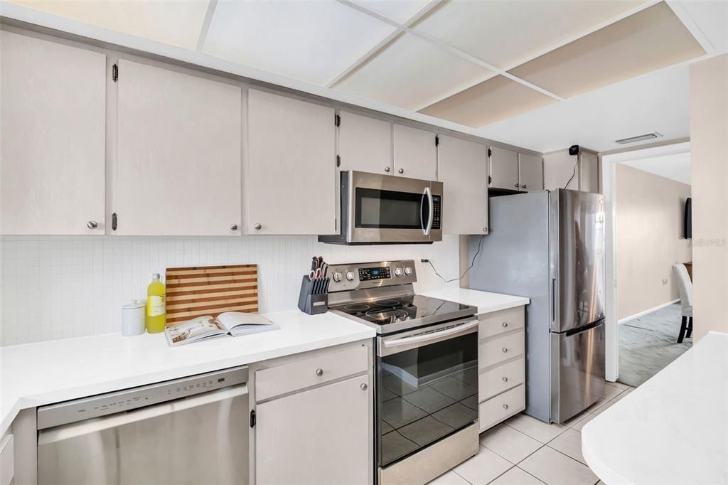 For Sale: $210,000 (1 beds, 1 baths, 1145 Square Feet)