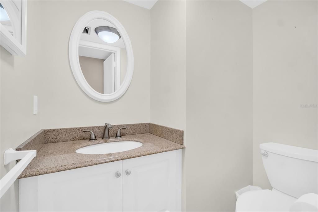 For Sale: $210,000 (1 beds, 1 baths, 1145 Square Feet)