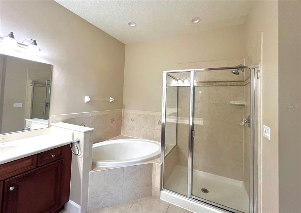 待售: $625,000 (3 贝兹, 2 浴室, 1682 平方英尺)