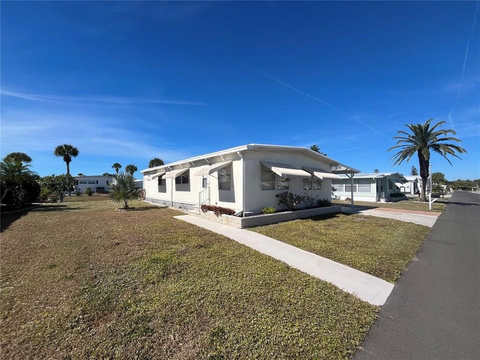 待售: $170,000 (2 贝兹, 2 浴室, 1152 平方英尺)