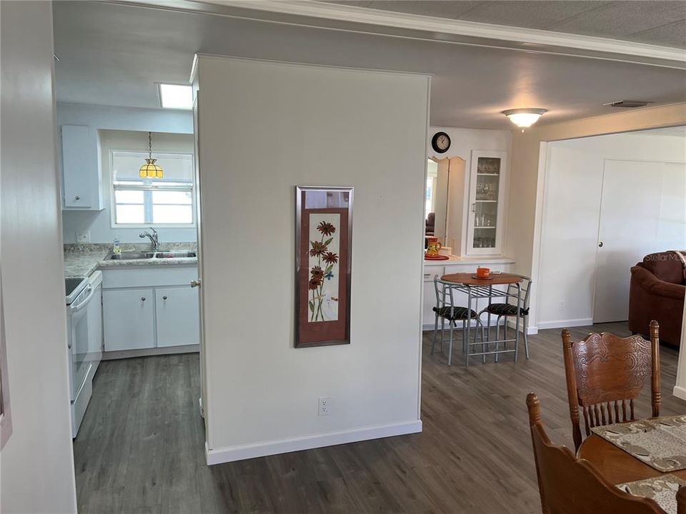 待售: $170,000 (2 贝兹, 2 浴室, 1152 平方英尺)